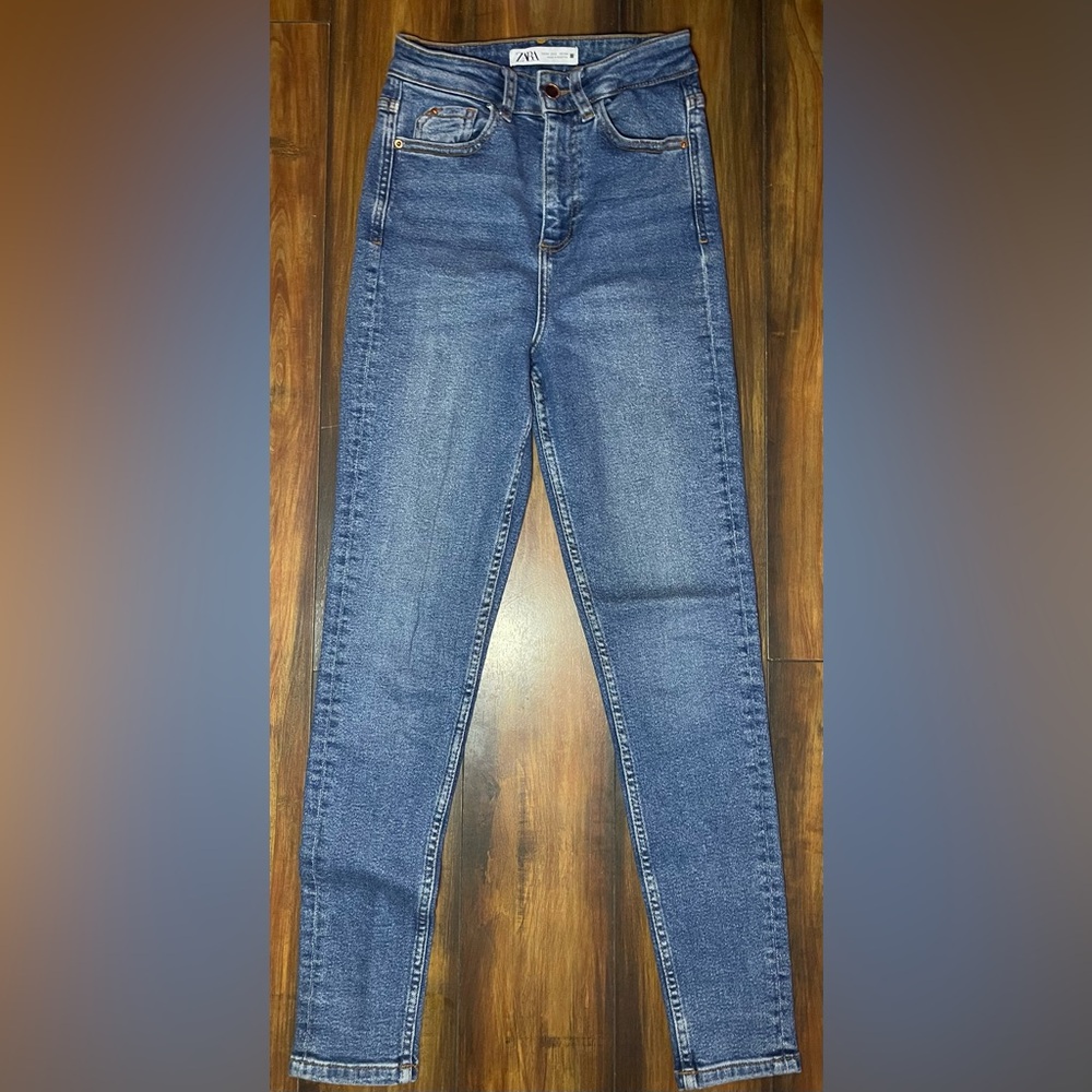 Zara Women's Straight Leg Blue Jeans